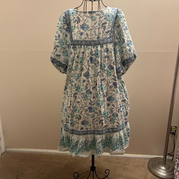 Old Navy Floral Blue and White Dress - Picture 2 of 3